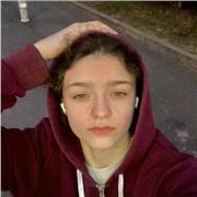 J'ai une petite copine anglaise donc je suis capable d'aider pour des travaux en anglais ou révisions